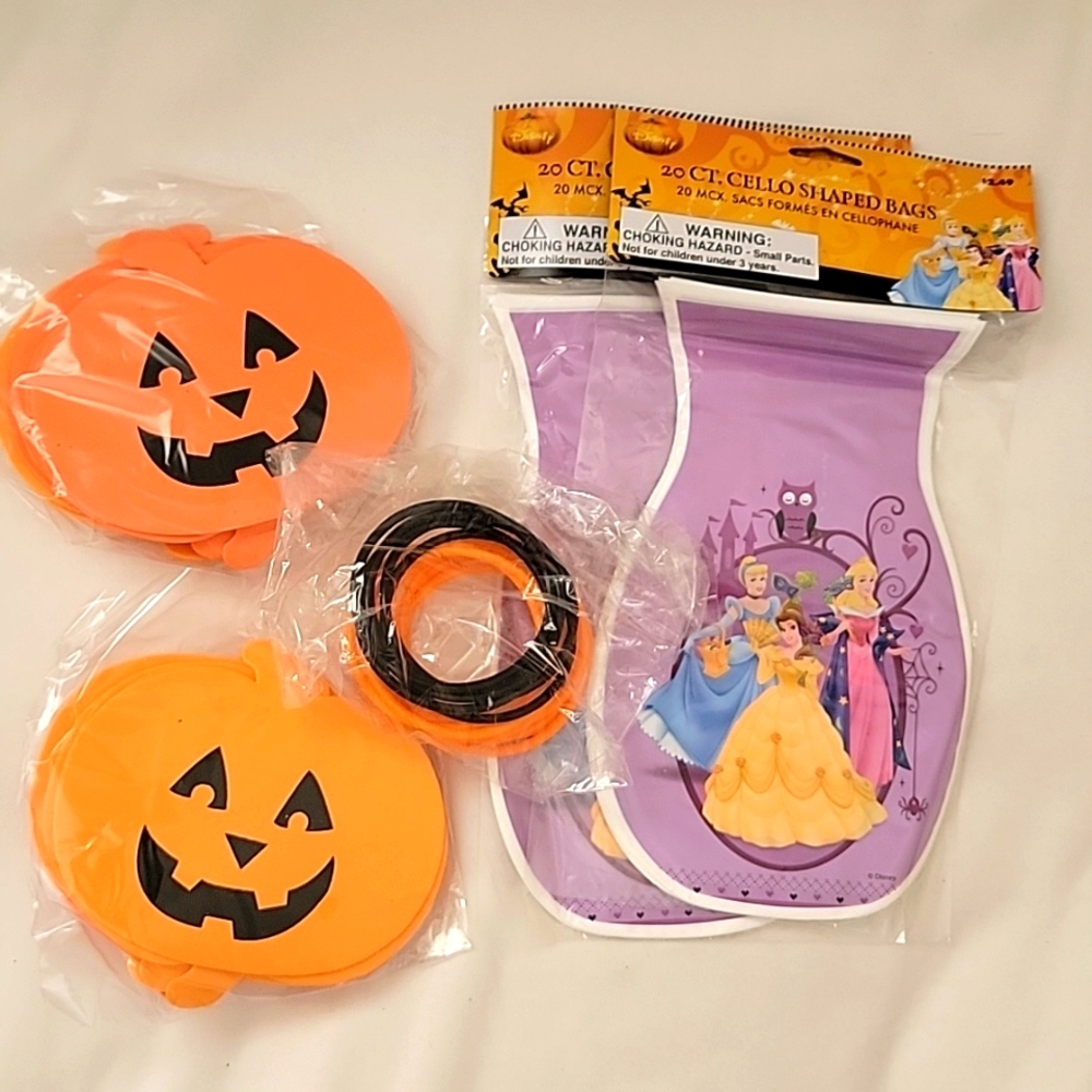 💕FREE WITH BUNDLE* Disney Pumpkin Treat Party Bag, Pumpkin Plastic Bracelet Lot
